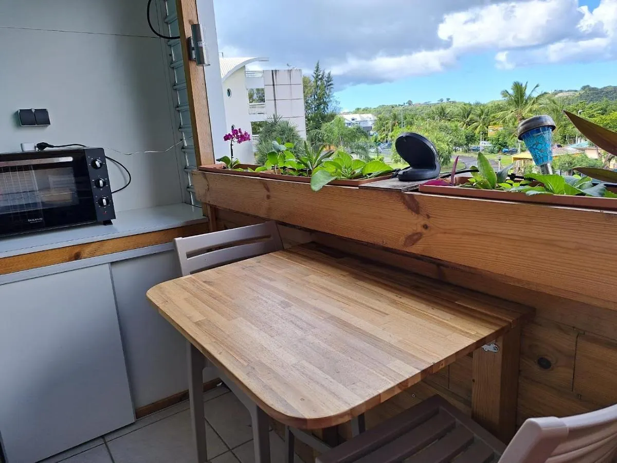 Studio Economique Les Pieds Dans L'Eau Apartment Le Gosier  Guadeloupe