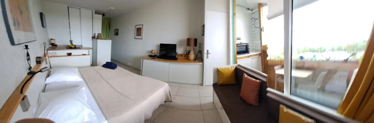 Studio Economique Les Pieds Dans L'Eau Apartment Le Gosier