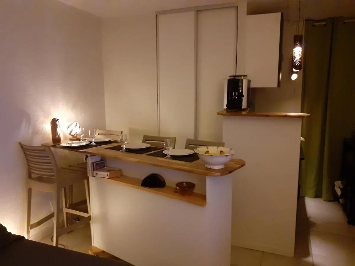 Studio Economique Les Pieds Dans L'Eau Apartment Le Gosier  Le Gosier (Grande-Terre)